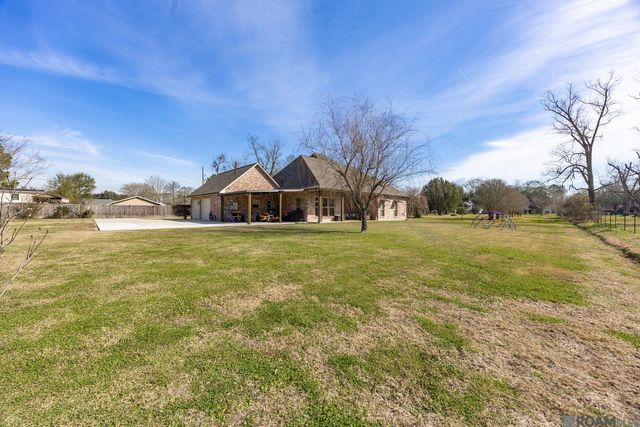 1685 Pecan St, Brusly, LA 70719