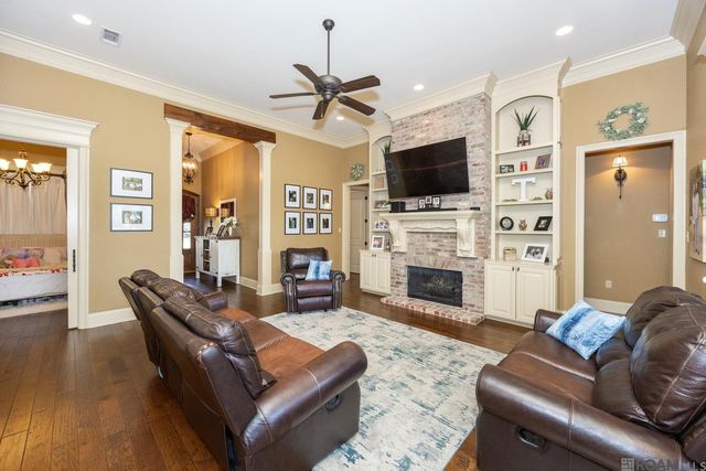 1685 Pecan St, Brusly, LA 70719