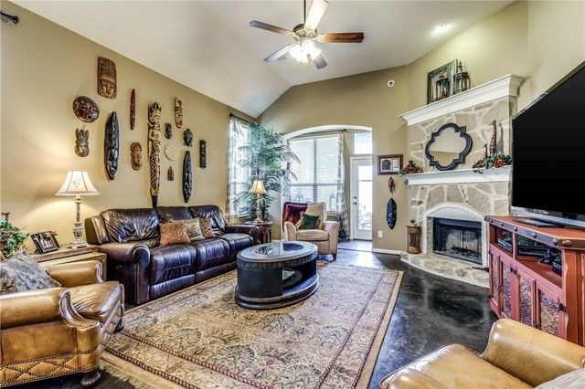 9345 Comanche Ridge Drive, Fort Worth, TX 76131