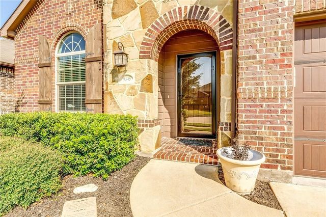 9345 Comanche Ridge Drive, Fort Worth, TX 76131