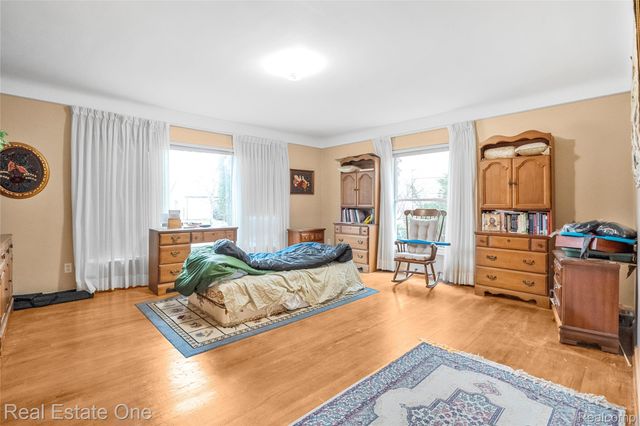 400 Beechmont Street, Dearborn, MI 48124