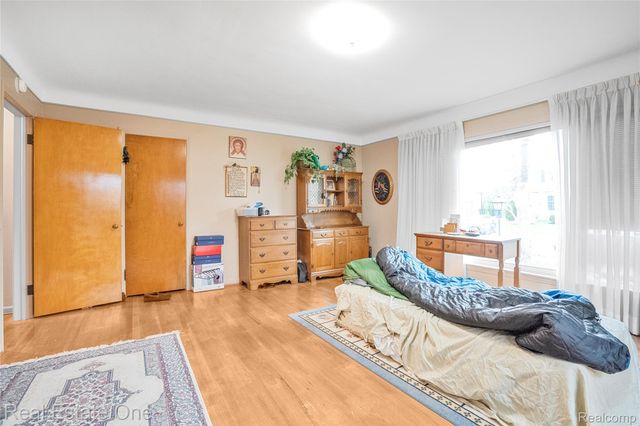 400 Beechmont Street, Dearborn, MI 48124