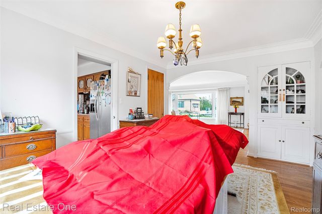 400 Beechmont Street, Dearborn, MI 48124