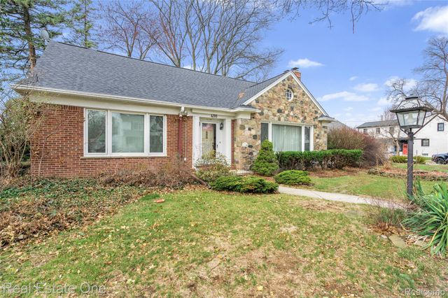 400 Beechmont Street, Dearborn, MI 48124