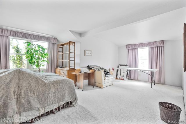 400 Beechmont Street, Dearborn, MI 48124