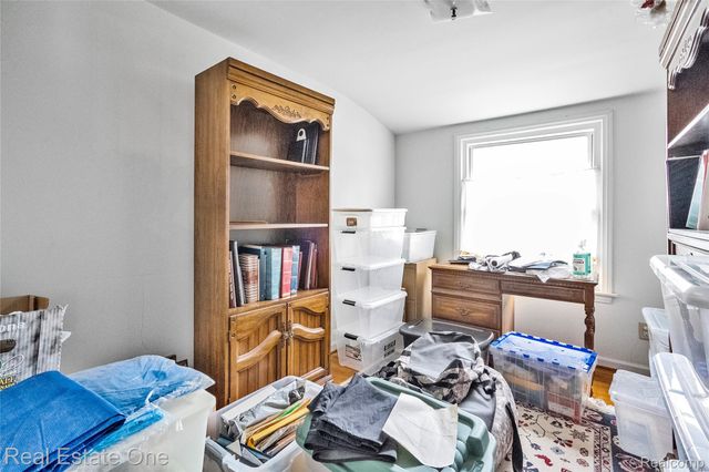 400 Beechmont Street, Dearborn, MI 48124