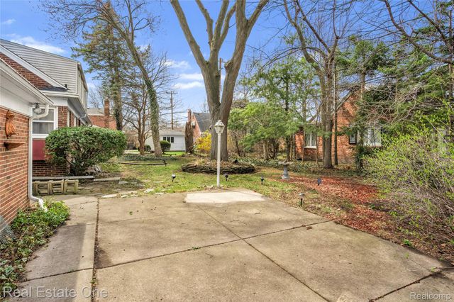 400 Beechmont Street, Dearborn, MI 48124