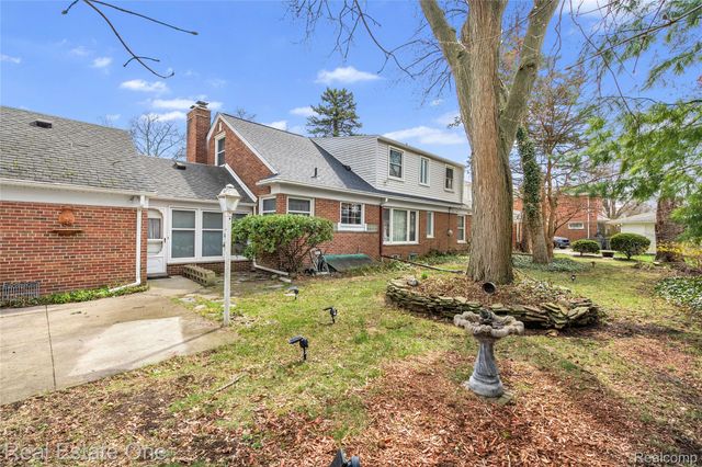 400 Beechmont Street, Dearborn, MI 48124