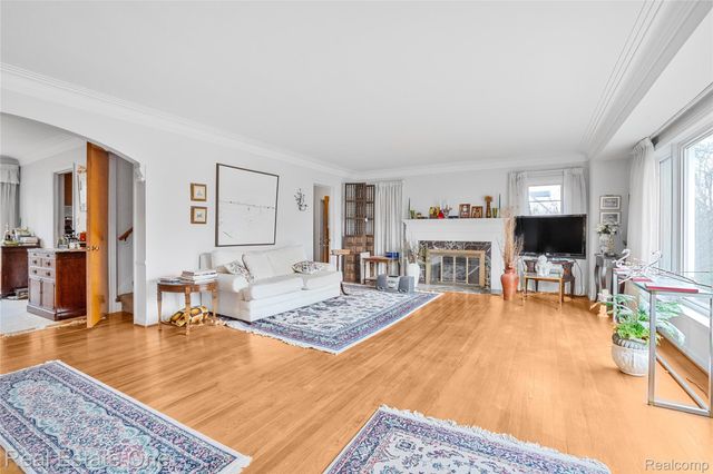 400 Beechmont Street, Dearborn, MI 48124