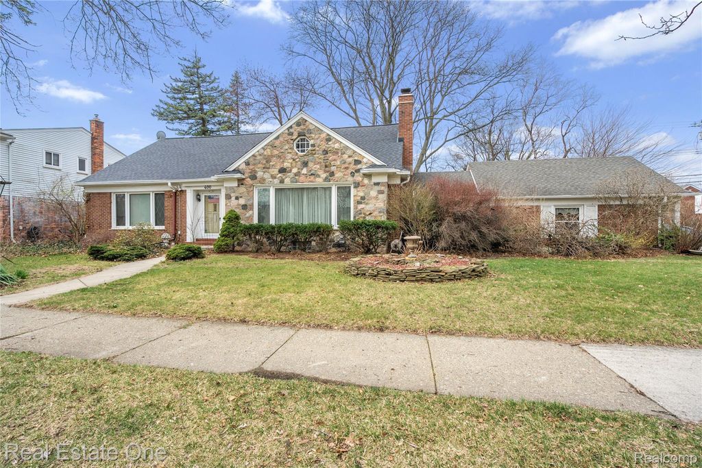 400 Beechmont Street, Dearborn, MI 48124