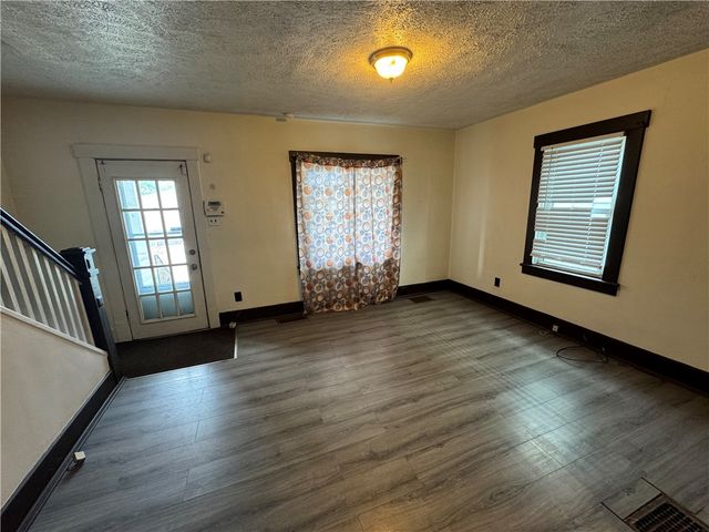 1902 Kenneth Ave, Arnold, PA 15068