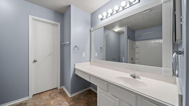 134 S Vesper Bend Circle, Spring, TX 77382
