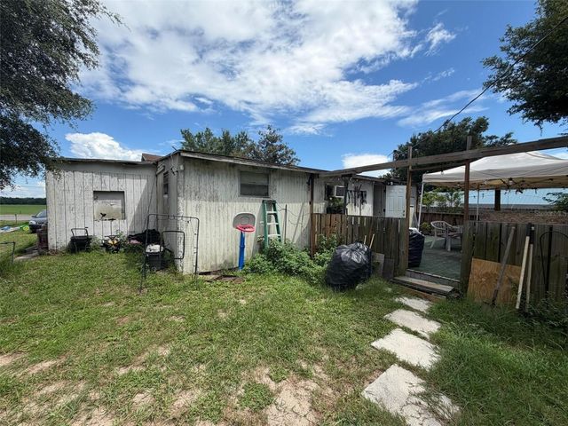 1724 S US 301, Sumterville, FL 33585