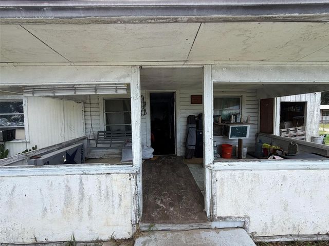 1724 S US 301, Sumterville, FL 33585