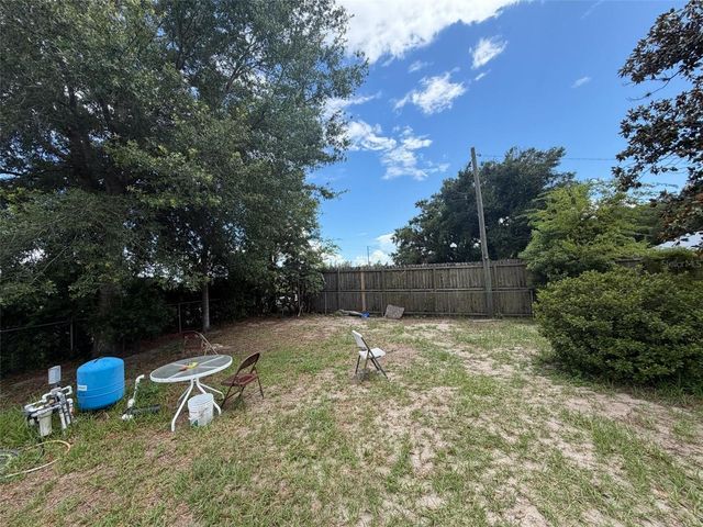 1724 S US 301, Sumterville, FL 33585