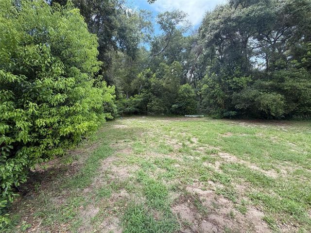 1724 S US 301, Sumterville, FL 33585
