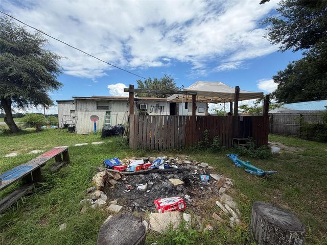 1724 S US 301, Sumterville, FL 33585