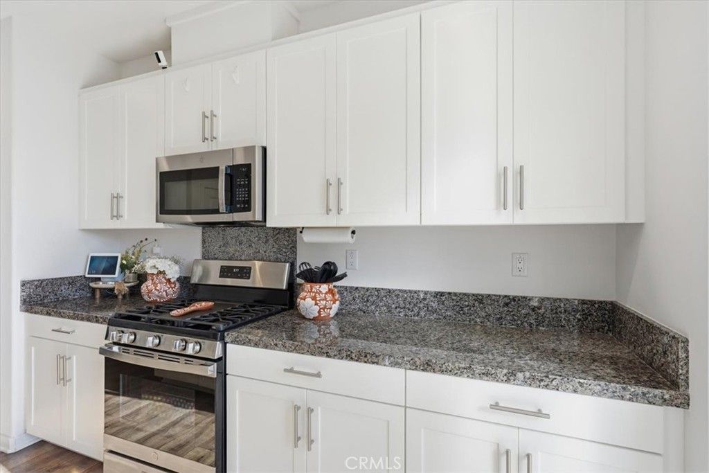 Image 12 of property listing at 13858 Sedum Lane, Fontana, CA 92336