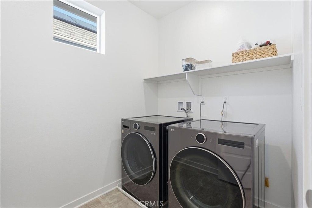 Image 18 of property listing at 13858 Sedum Lane, Fontana, CA 92336