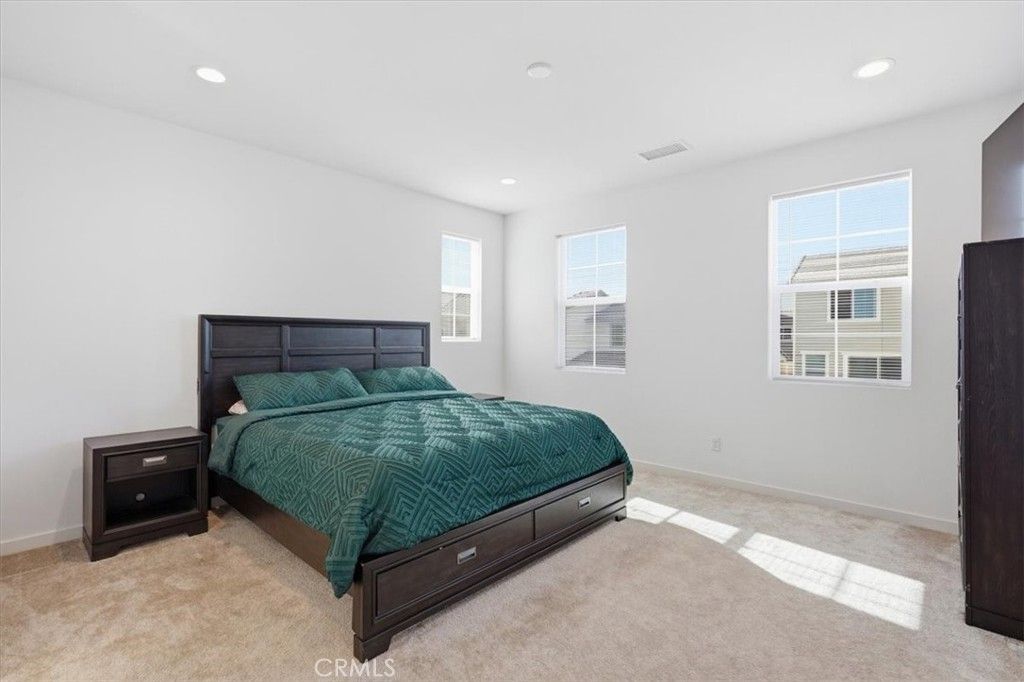 Image 19 of property listing at 13858 Sedum Lane, Fontana, CA 92336