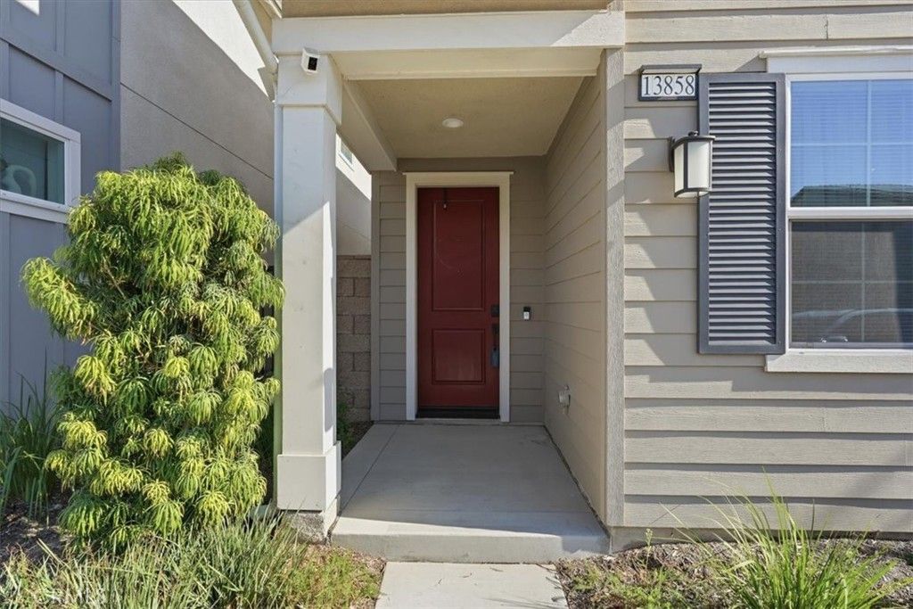 Image 2 of property listing at 13858 Sedum Lane, Fontana, CA 92336