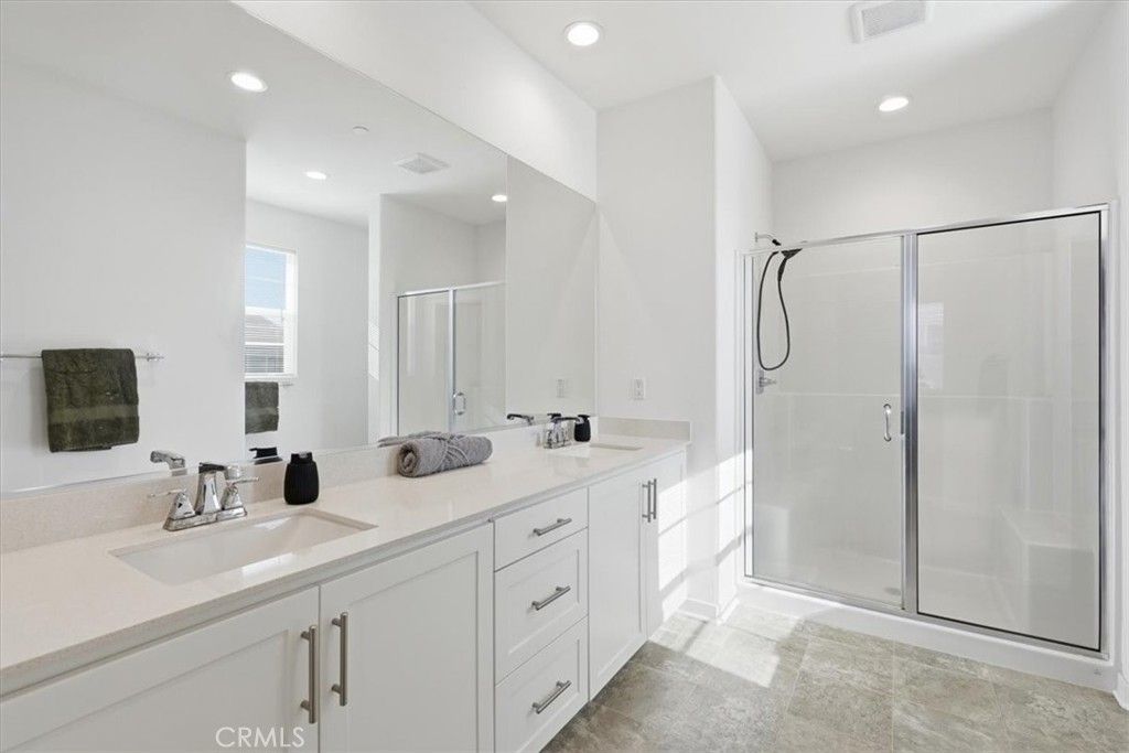 Image 22 of property listing at 13858 Sedum Lane, Fontana, CA 92336