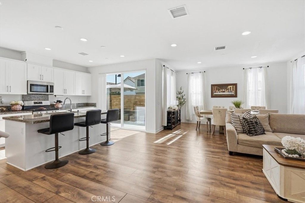Image 8 of property listing at 13858 Sedum Lane, Fontana, CA 92336