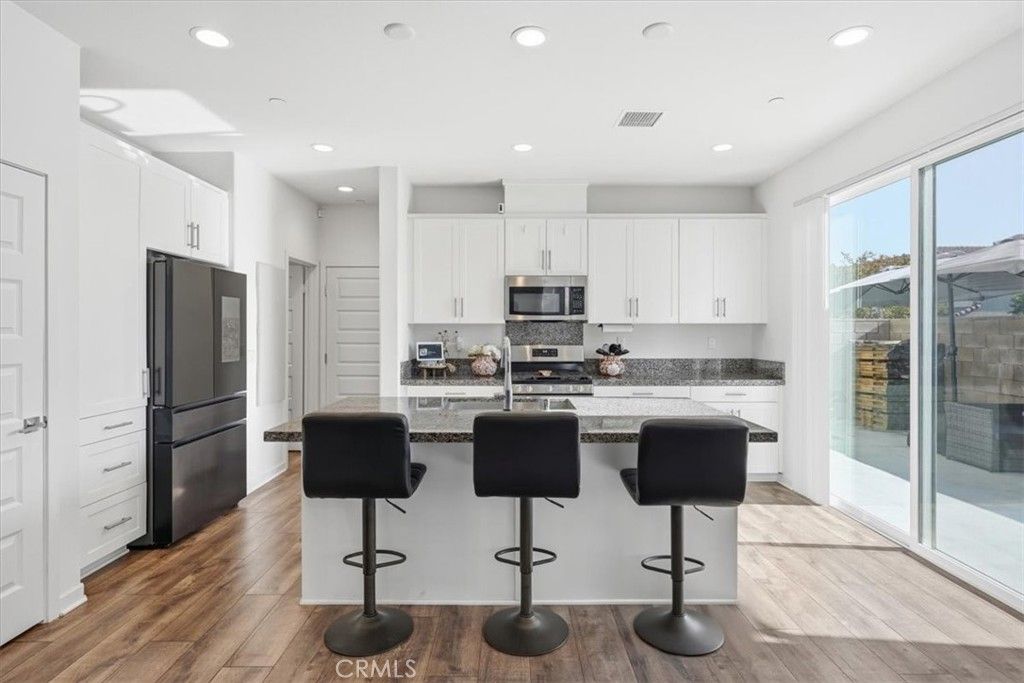 Image 9 of property listing at 13858 Sedum Lane, Fontana, CA 92336