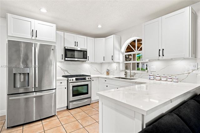 11831 SW 31st St, Miami, FL 33175
