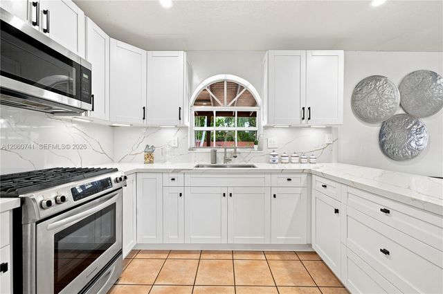 11831 SW 31st St, Miami, FL 33175