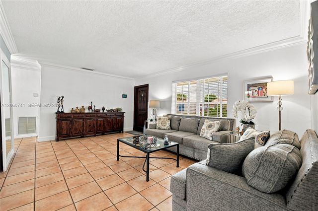 11831 SW 31st St, Miami, FL 33175