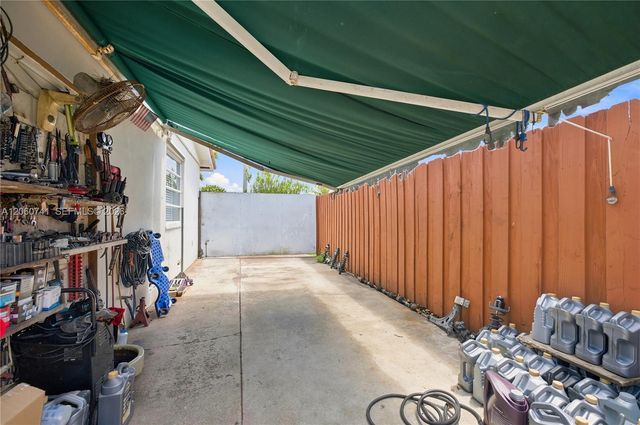 11831 SW 31st St, Miami, FL 33175