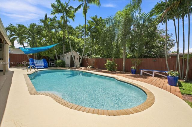 11831 SW 31st St, Miami, FL 33175