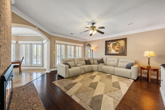 813 Saratoga Drive, Southlake, TX 76092