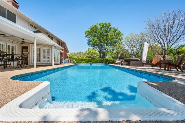813 Saratoga Drive, Southlake, TX 76092
