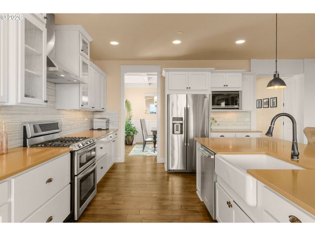 15394 Sw OAKMONT Pl, Portland, OR 97224