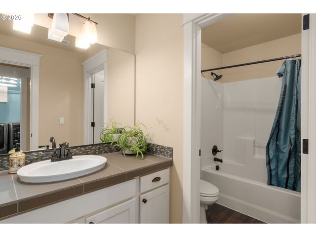 15394 Sw OAKMONT Pl, Portland, OR 97224