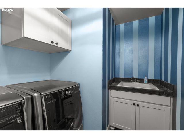 15394 Sw OAKMONT Pl, Portland, OR 97224