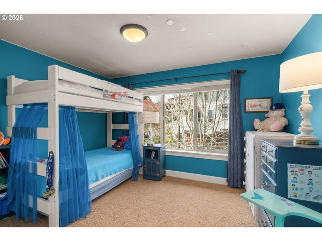 15394 Sw OAKMONT Pl, Portland, OR 97224