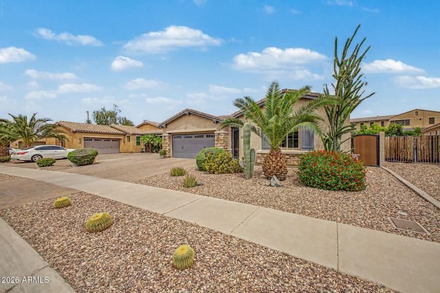14468 W DESERT FLOWER Drive, Goodyear, AZ 85395