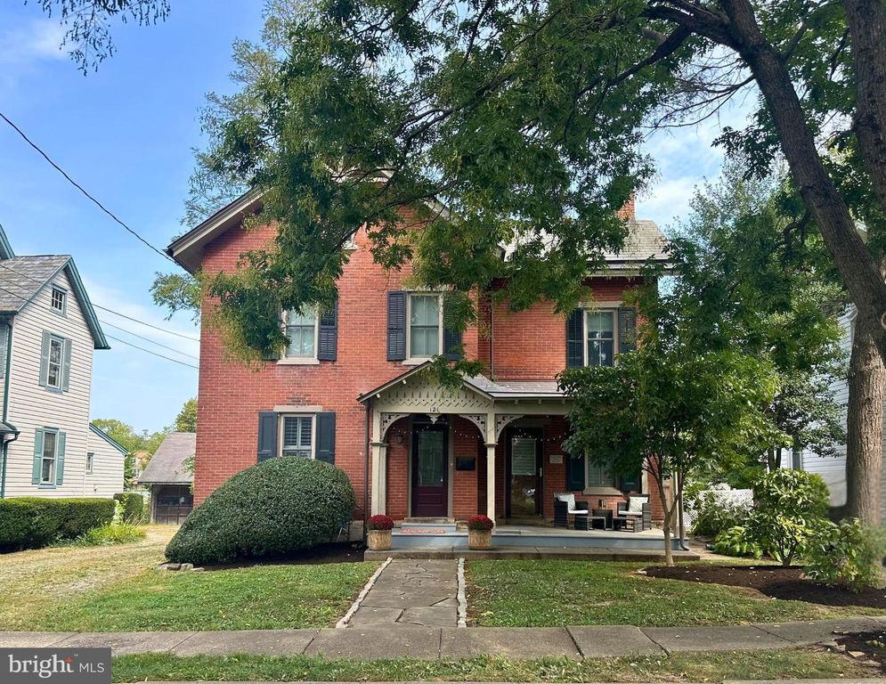 121 COTTAGE ST, Doylestown, PA 18901