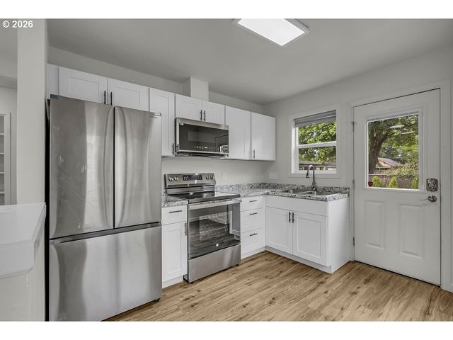 905 20TH St Se, Salem, OR 97301