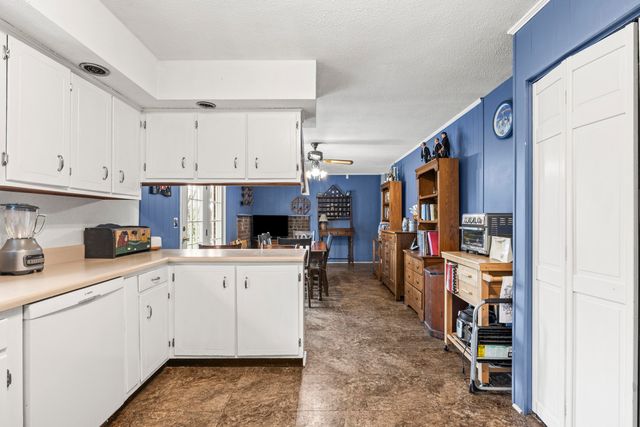 23 Holiday Lane, Chattanooga, TN 37415