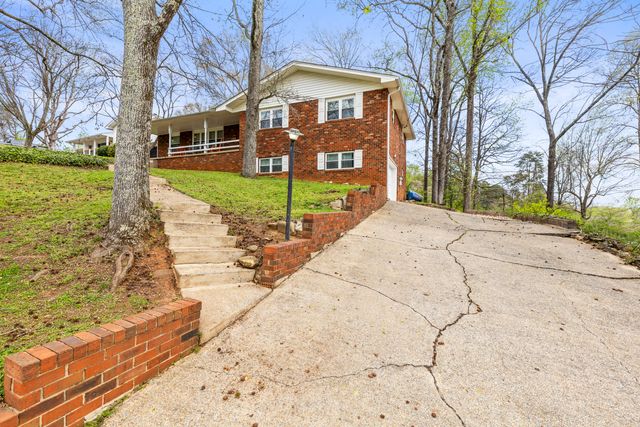 23 Holiday Lane, Chattanooga, TN 37415