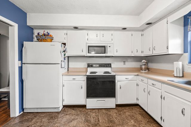 23 Holiday Lane, Chattanooga, TN 37415