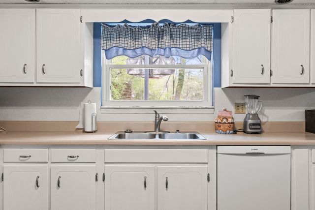 23 Holiday Lane, Chattanooga, TN 37415