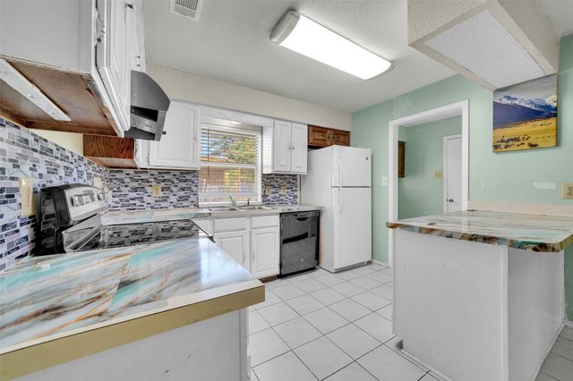 1021 Alexandria Avenue, Garland, TX 75040