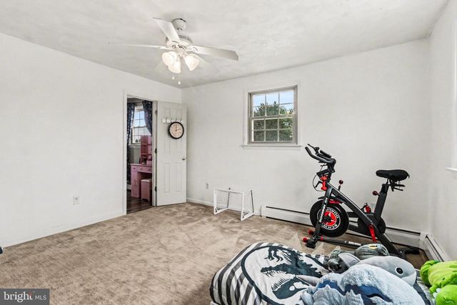 907 OAK LN, Lebanon, PA 17046