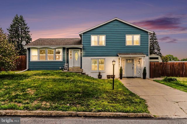 907 OAK LN, Lebanon, PA 17046
