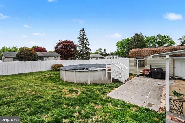 907 OAK LN, Lebanon, PA 17046